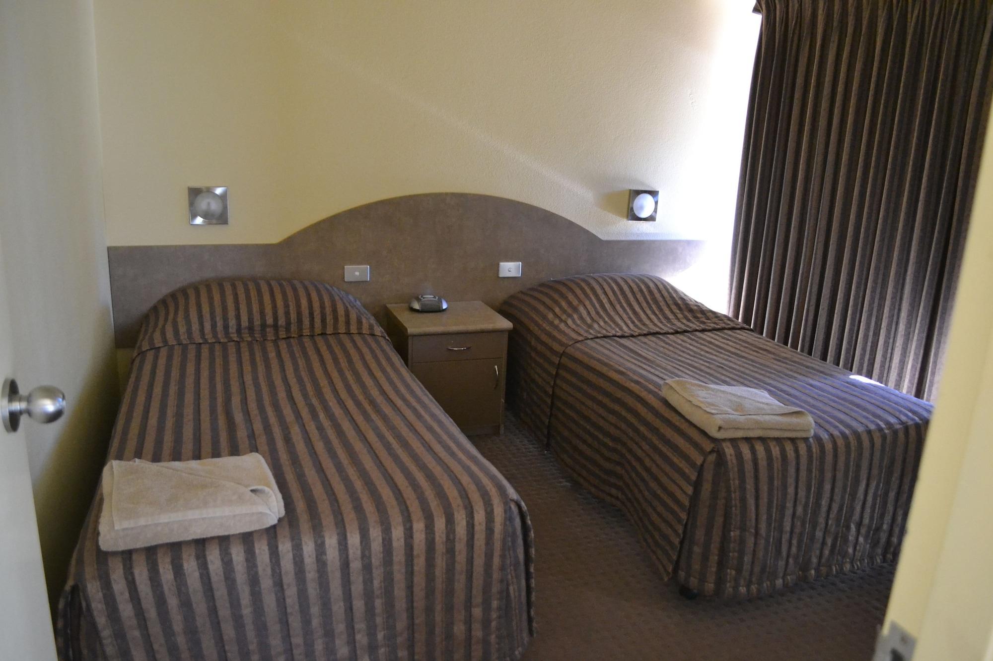 Yarrawonga Mulwala Golf Club Hotel Exterior foto A typical motel room