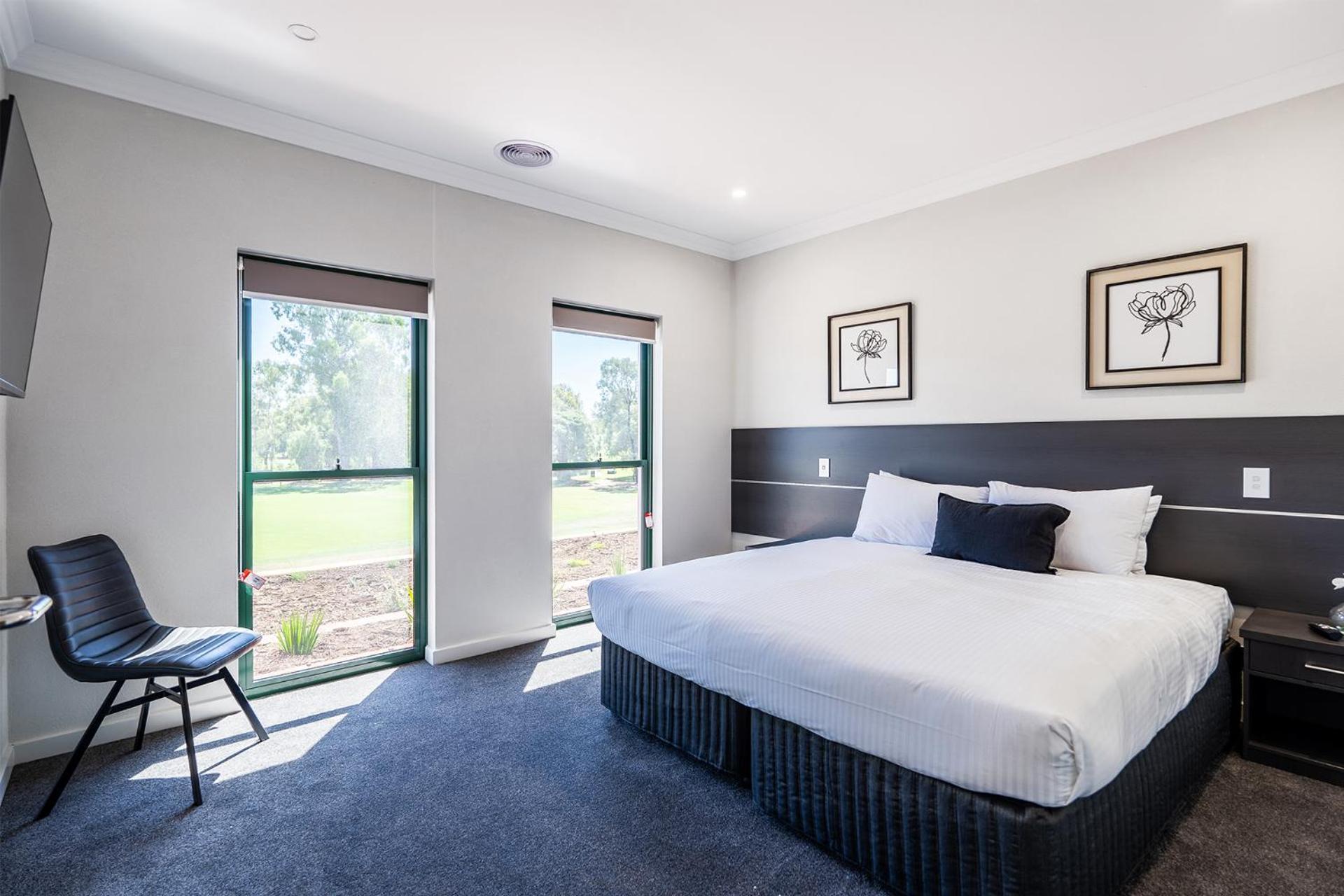Yarrawonga Mulwala Golf Club Hotel Exterior foto A room at the hotel