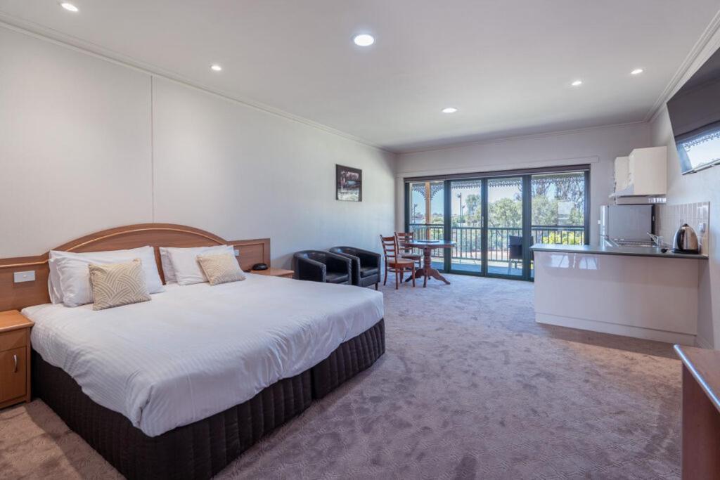 Yarrawonga Mulwala Golf Club Hotel Exterior foto Studio Suite