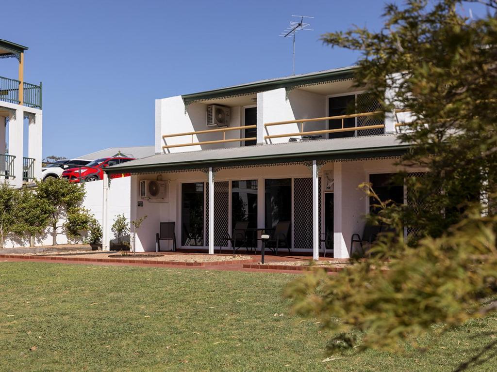 Yarrawonga Mulwala Golf Club Hotel Exterior foto The house at 1001 North Beach Road, Esperance, Western Australia