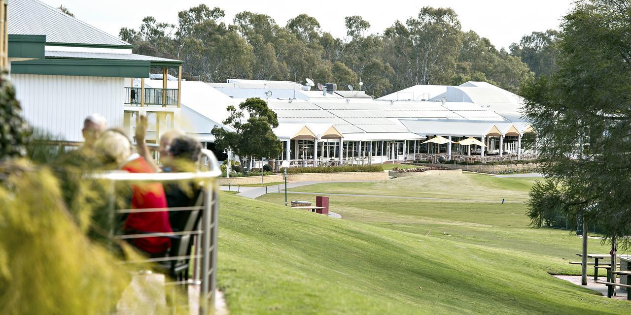 Yarrawonga Mulwala Golf Club Hotel Exterior foto The clubhouse at the Adelaide Oval